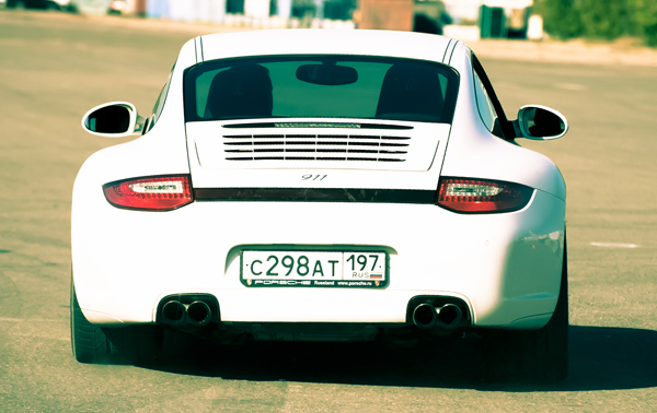Porsche 911 Carrera 4S: культ мощности