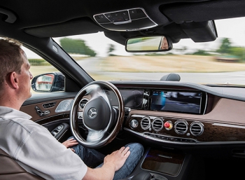 Mercedes уже 30 лет бьется над автономными технологиями