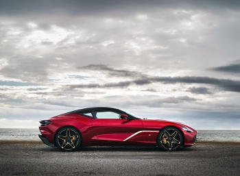 Божественный Aston Martin DBS GT Zagato: золотой билет в элитный клуб