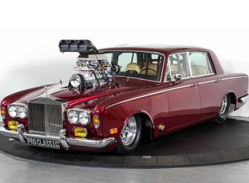 Этот Rolls-Royce вмещает в себя весь список синонимов слова "безумный" 